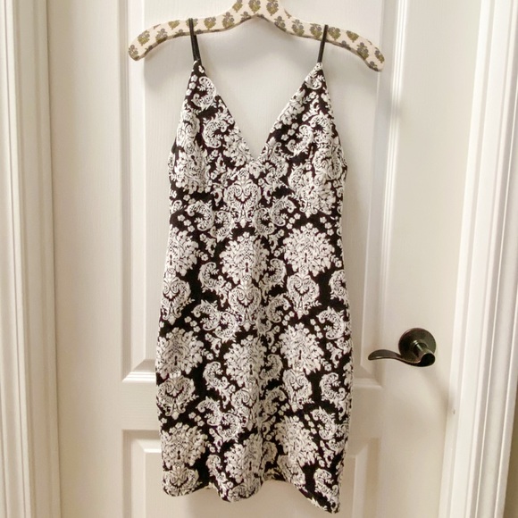 Astr Black and White Form Fitting Mini Dress Size M - Picture 1 of 2